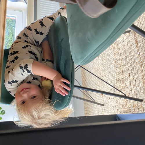 Ik heb de allerbeste verstopplek in huis gevonden - Alexis