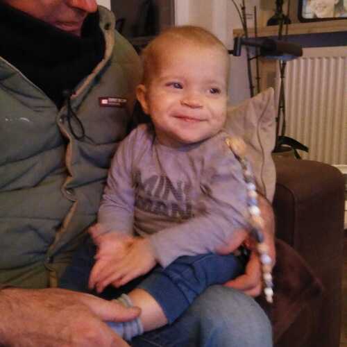 Dankbaar voor het feit dat ik een trotse opa mag zijn voor mijn vier kleinkinderen! Ik mocht een warme knuffel ontvangen vandaag en dat was een bijzondere waarneming. Heerlijk - Johan Rosseel 